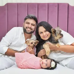 The whole family is here, including the furry members. I welcome pets in my family sessions to capture the complete picture of your life and the love that fills your home.