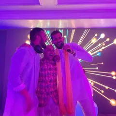 When the groom and his friends take over the mic, you know it's a good party. This was a fun moment from the wedding I played in Bahrain, with everyone singing along and having a great time.