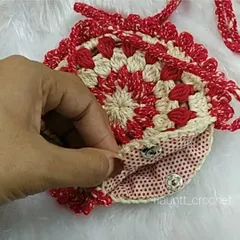 I even found a matching polka dot fabric for the lining and added a snap button closure to make it easy for little hands to open and close.