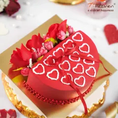 Why choose between flowers and cake when you can have both? Our signature Bouquet Cake is a unique creation featuring edible blooms and rich cake, making it the perfect romantic gesture for anniversaries and special moments.