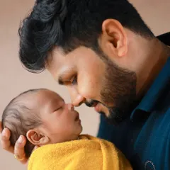 The bond between a father and his newborn is pure magic. I love creating the space for these quiet, tender connections to happen naturally, capturing a memory he will treasure forever.