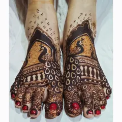 Another angle of the peacock foot mehendi, showing the symmetry and detail. The use of bold lines and shaded areas makes the design stand out clearly.