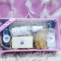 This custom gift hamper includes a natural loofah alongside our handmade soap and body oils. We love helping you create the perfect personalized gift for your loved ones.