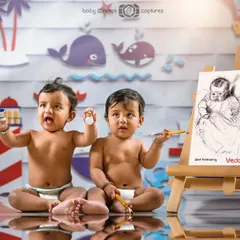 A variation of the twin artist theme, this time with a reflection that adds a creative touch. I always try to get a variety of unique shots during each session.
