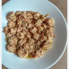 My take on the classic French Prawns in Butter Garlic sauce. I use fresh prawns from the Bay of Bengal, flavourful naati garlic, and organic herbs to create this simple yet elegant dish. I love disseminating my knowledge of this hyper-local cuisine.