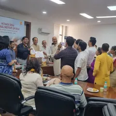 A proud moment for the Arogya Yogshala team as we receive an award from the Ministry of AYUSH. We are grateful for the opportunity to spread the light of yoga and are committed to continuing our work.