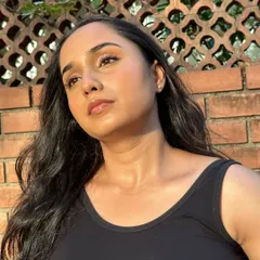 This look is all about radiant skin and a radiant mood. I created this dewy, luminous finish with lightly contoured cheeks and glossy lips for a fresh and healthy glow.