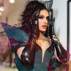 Creating a bold, smokey eye for the incredible Sushant Divgikar (Rani KoHEnur). This high-fashion, glamorous look for Times Fashion Week shows my ability to create dramatic and impactful makeup that commands the spotlight.