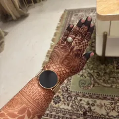 Another look at a fresh henna stain. The dark color is a great sign that the final result will be rich and deep.