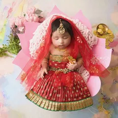 For this session, we envisioned a little goddess, a tiny Lakshmi resting on a lotus. I love bringing your creative and cultural ideas to life, creating a portrait that is not just beautiful but deeply meaningful.