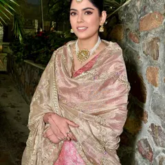 A beautiful and minimalist makeup look for this naturally beautiful girl. She is ready for her brother's Nikah in a lovely pink sharara set, with makeup that is fresh and glowing.