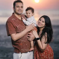 Capturing a beautiful family moment against a stunning sunset on a Mumbai beach. These golden hour sessions are perfect for creating warm, candid, and emotional family portraits that you will cherish forever.