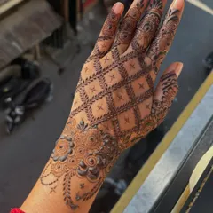 The same design in a different setting, showing how the pattern looks in natural light.