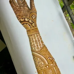 This piece was created just 11 days into the course. The clean lines and beautiful floral patterns show how quickly students can learn and apply advanced techniques when they have a strong foundation.