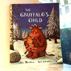 'The Gruffalo's Child' is a charming story about a little Gruffalo's big adventure into the snowy woods. Will he find the Big Bad Mouse?