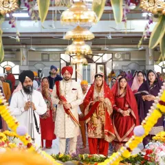 Capturing the sanctity and grandeur of a traditional Sikh Anand Karaj ceremony in a Gurudwara. Our team is experienced in respectfully documenting the key rituals and vibrant atmosphere of diverse cultural weddings across Mumbai.