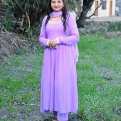 A similar full-length portrait, showing a slightly different pose. Offering variations like this during a lifestyle shoot gives you more options for your portfolio or personal use.