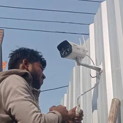 Here is one of our technicians installing a 4G SIM card-based outdoor bullet camera. This is a perfect surveillance solution for locations that don't have a stable internet or Wi-Fi connection, ensuring your property is always monitored.