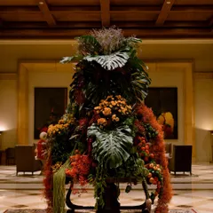 I believe luxury should feel alive. This floral installation transforms a hotel lobby into a living sculpture, where every bloom, leaf, and cascading vine tells a story of seasonality and sophistication.