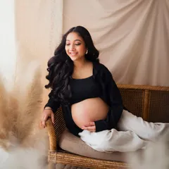 A beautiful, candid moment of the mamma enjoying the peaceful atmosphere of our boho set. The warm, natural light is so flattering.
