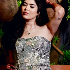 Reeya's cocktail night look was confident and glam. A snatched yet sharp smokey eye paired with a nude lip, designed to be effortlessly chic as she partied the night away.
