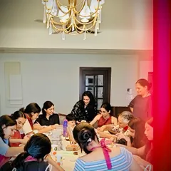 A cozy afternoon with loved ones all around. My private parties are designed to bring people together, creating a warm and intimate atmosphere for any celebration.