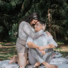 A romantic picnic in the park for high school sweethearts Shivam and Raghavi. This pre-wedding session was all about recreating the simple, sweet moments that their entire relationship was built on.