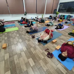 A shot from our evening class, which runs from 6-7 pm. The studio is filled with students of all ages and backgrounds, all committed to their practice.