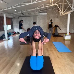 Can you tell we had fun? These are the happy faces from our Shared Gravity workshop, where we explore acro dynamics and partner balances.