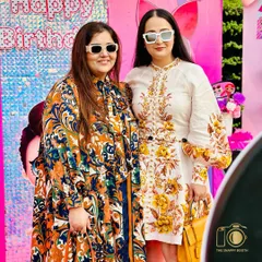 More chic attendees at the fabulous birthday party at ITC Maurya. Our booth is a hit with guests of all ages.