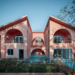 The U-shaped courtyard is the heart of each villa at Baia, embodying the communal spirit of Mandrem. This design element connects different areas of the home, creating a central, open space that fosters interaction while blending the city’s cultural history with a forward-thinking vision.