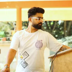 A candid shot from the Maha Holi Mahotsav. It was an amazing opportunity to celebrate with the children and volunteers.