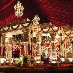 The musical pillars of Hampi were the core inspiration for this mandap design. Each pillar was meticulously crafted to echo the harmony of ancient Indian art, creating a stunning and culturally rich backdrop for the wedding ceremony.