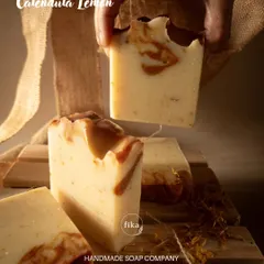 A closer look at my Calendula Lemon soap. This bar is bright, zesty, and soothing. I infuse it with calendula herbs to help calm irritation while lemon oil leaves you feeling refreshed and awake.