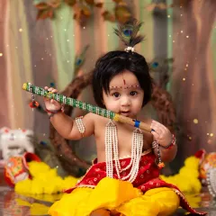 Celebrating culture and cuteness with our special 'Lil Kanha' photoshoot for Janmashtami. We love creating these unique, festive portraits that become treasured family heirlooms.