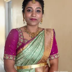A close-up of a South Indian muhurtham look. We focused on defined eyes and a warm lip color to complement the rich tones of her silk saree and temple jewelry, creating a look that is both traditional and personal.