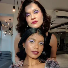 A fun, Twiggy-inspired 1960s look. I created a floating crease liner with a pastel purple, a signature of the era, for a playful and retro vibe.