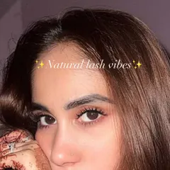 Natural lash vibes all the way. This angle shows how beautifully the classic lashes blend with her own, adding just the right amount of length and curl.