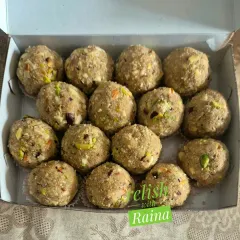A modern, healthy twist: Oats Makhana Laddoos. I combine the goodness of oats with protein-packed makhana (fox nuts) and dry fruits, sweetened with jaggery.