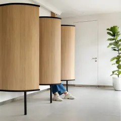Designing a waiting area for a plastic surgery clinic requires a unique balance of comfort and privacy. We created distinct, partitioned areas to ensure post-treatment patients have the utmost privacy and feel at ease during a vulnerable time.