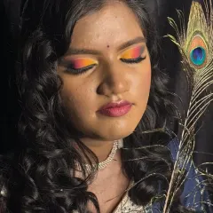 A vibrant Haldi and Mehandi inspired makeover with a sunset-toned eyeshadow. Our courses cover makeup for all pre-wedding functions.