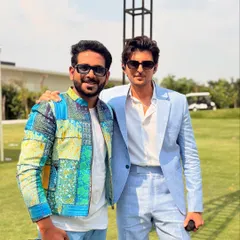 With the social media sensation and heartthrob, Darshan Raval. It's always a blast to introduce and share the stage with such talented artists at wedding celebrations.