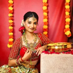 The right jewellery brings so much joy and confidence. Here you can see how the antique gold-finish necklace sits perfectly, making it a great rental choice for pre-wedding ceremonies or traditional fashion shoots.