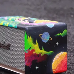 Another detail shot of the custom speaker. The colors are so bright and trippy.