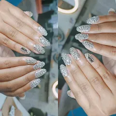 For those who love ultimate glamour, I create full-coverage rhinestone nail art. Each stone is placed by hand to create a dazzling, light-catching effect that is perfect for special occasions or making a bold statement.