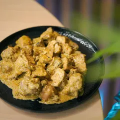 A creamy chicken dish, freshly prepared and plated. This is a great example of the rich, flavorful gravies I create for my catering menus.