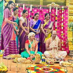 All the lovely ladies from one family looking beautiful in their Dhavala weaves for a special occasion. Thank you for choosing us.