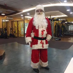 We also provide entertainers for special occasions, like Santa Claus for Christmas parties, to distribute gifts and spread holiday cheer.