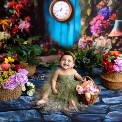 A huge, happy smile from our little garden fairy. Sitter sessions are all about capturing these joyful expressions and blossoming personalities.