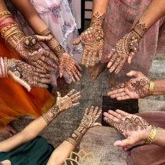 A beautiful collection of guest mehendi designs. Each person chose a different style, and our team was happy to deliver, showcasing our versatility.